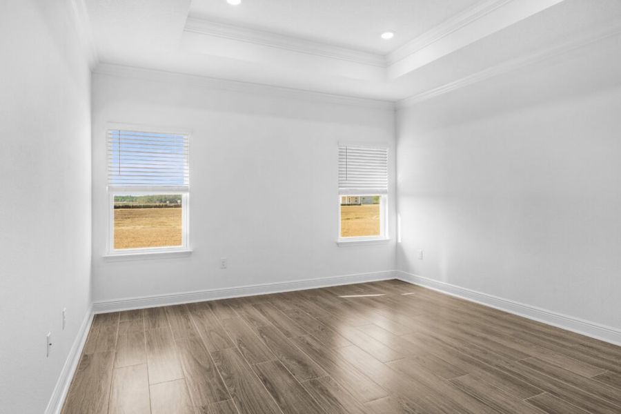 Spacious, unfurnished interior of a new home in Lake Merial, Panama City (Image 30).