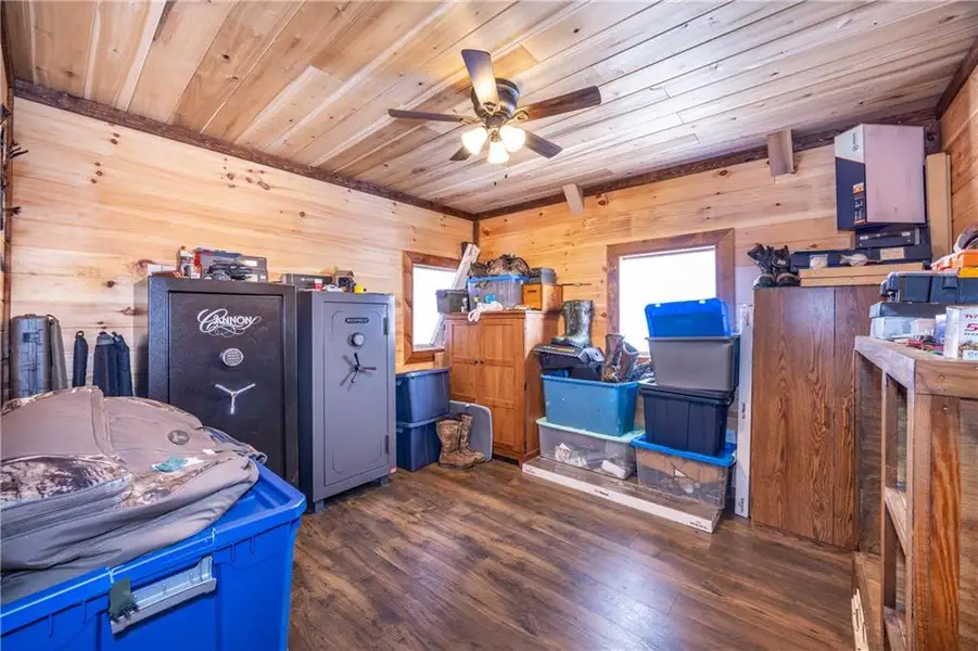 Furnished interior view inside a new home in , Jasper (Image 11).
