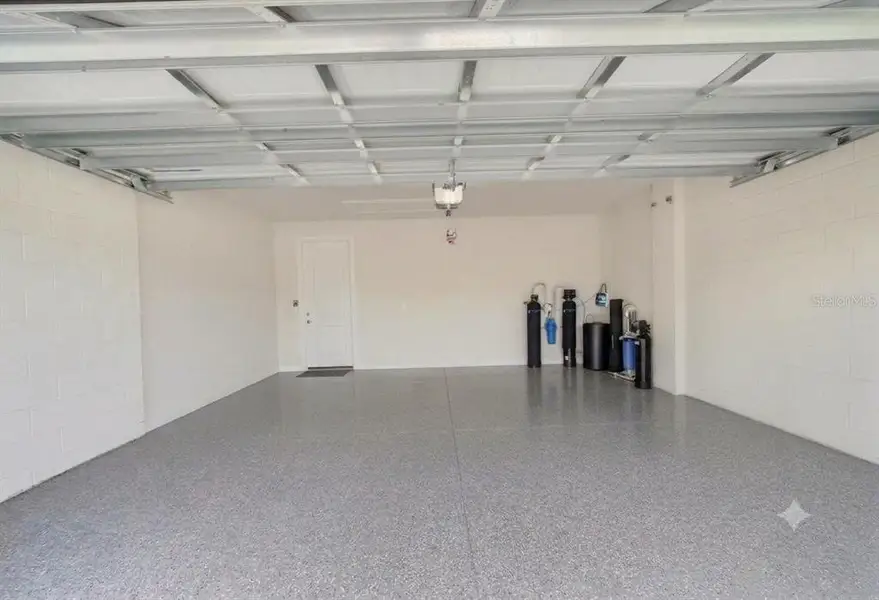 Spacious, unfurnished interior of a new home in , St. Cloud (Image 28).