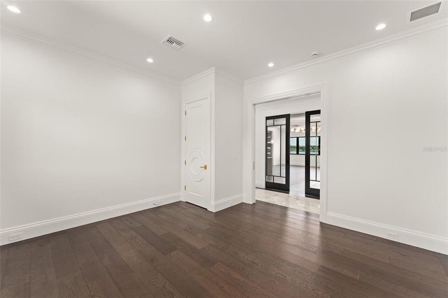 Spacious, unfurnished interior of a new home in , Windermere (Image 67).