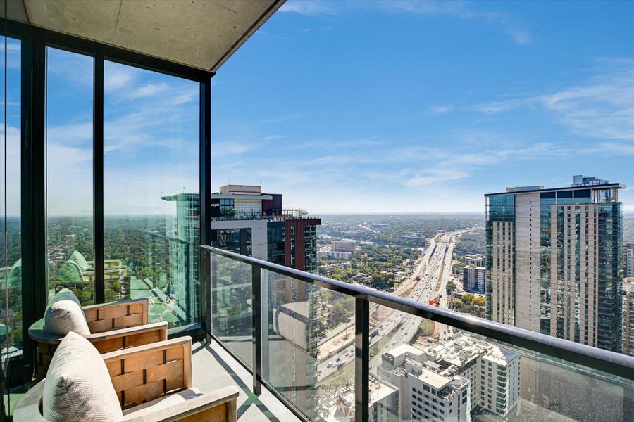 Condo located in Austin, TX showcasing its design and architecture (Image 4). Condo located in Austin, TX showcasing its design and architecture (Image 4).