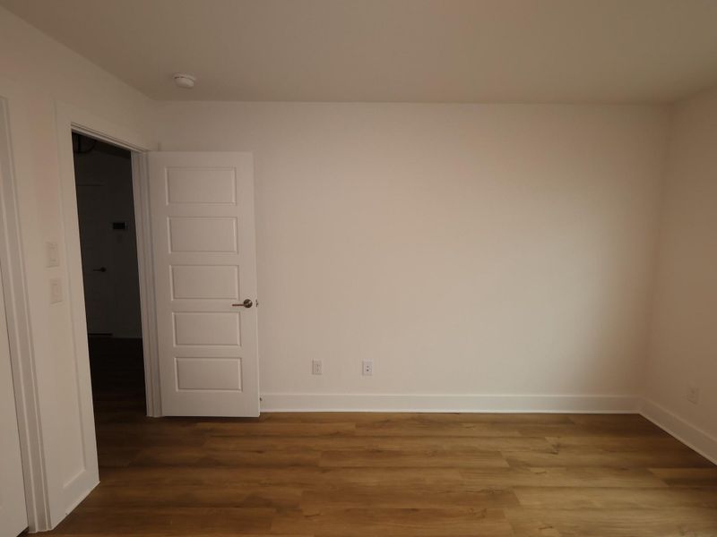 Spacious, unfurnished interior of a new home in Lago Mar, Santa Fe (Image 25).