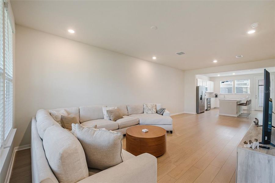 Furnished interior view inside a new home in , Orlando (Image 5).