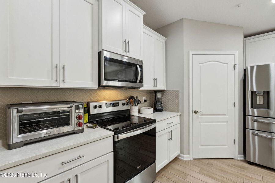 Furnished interior view inside a new home in River Glen, Yulee (Image 15). Furnished interior view inside a new home in River Glen, Yulee (Image 15).