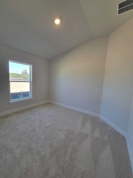 Spacious, unfurnished interior of a new home in Ocala Crossings South, Ocala (Image 14).
