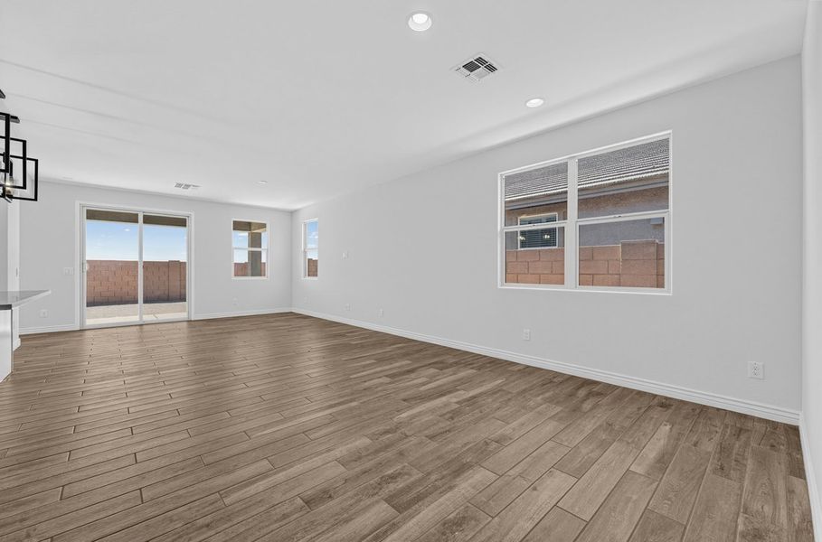 Spacious, unfurnished interior of a new home in Combs Ranch, San Tan Valley (Image 12).