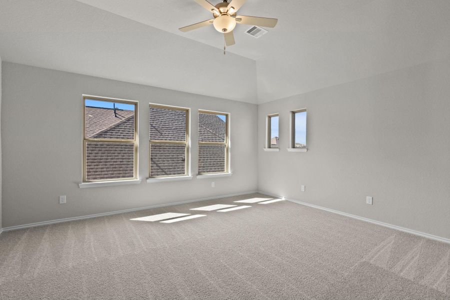 Spacious, unfurnished interior of a new home in The Trails, New Caney (Image 30).