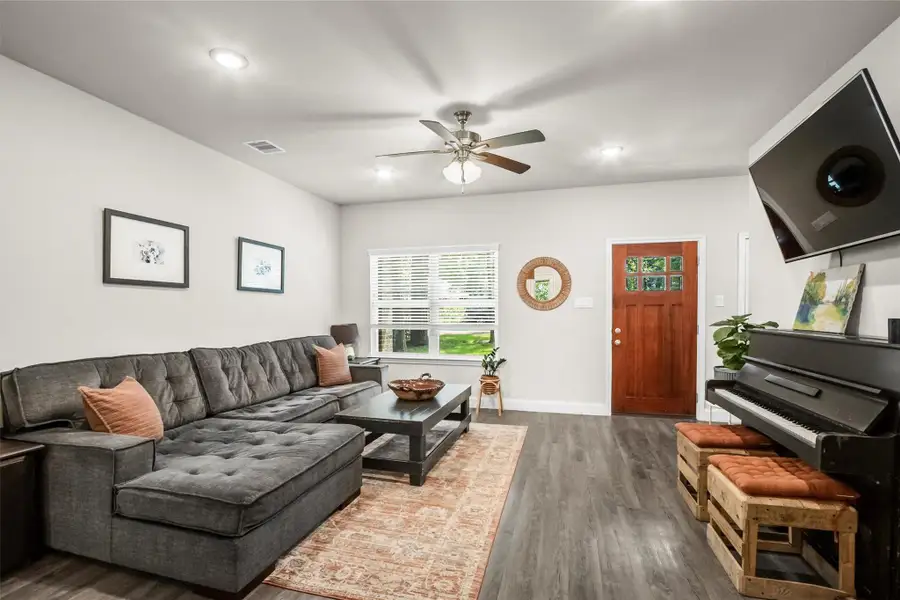 Furnished interior view inside a new home in , Conroe (Image 32).