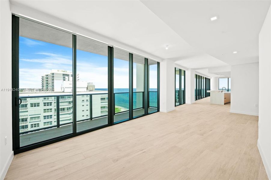 Spacious, unfurnished interior of a new home in , Pompano Beach (Image 35).