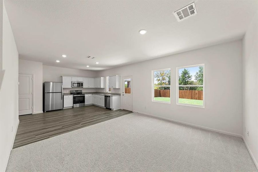 Spacious, unfurnished interior of a new home in Meadow Park, Melissa (Image 15).