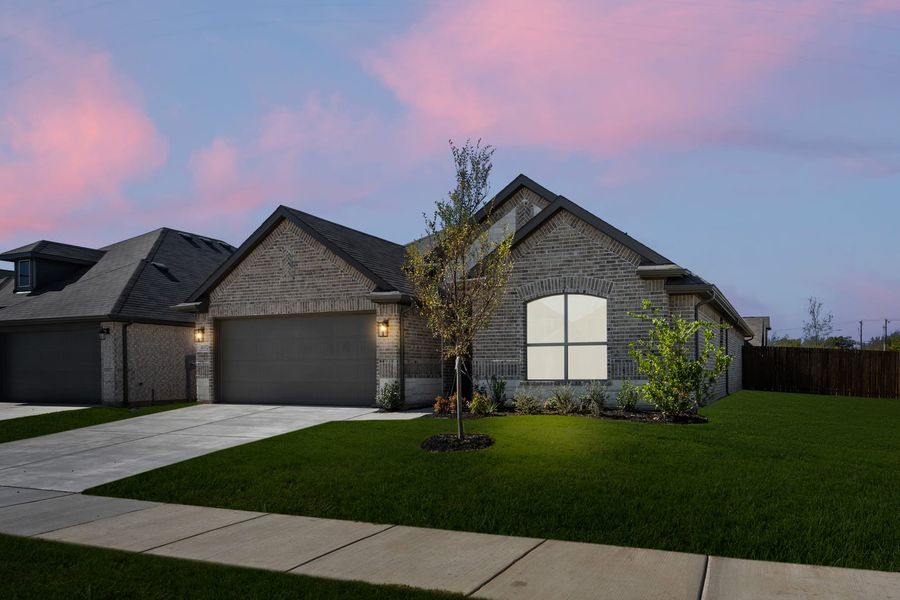 Front exterior of a new home in Summer Crest, Fort Worth, TX, highlighting curb appeal (Image 23). Front exterior of a new home in Summer Crest, Fort Worth, TX, highlighting curb appeal (Image 23).