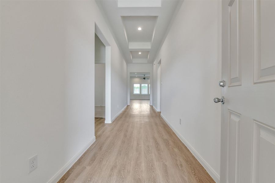 Spacious, unfurnished interior of a new home in King Oaks Village, Baytown (Image 11).