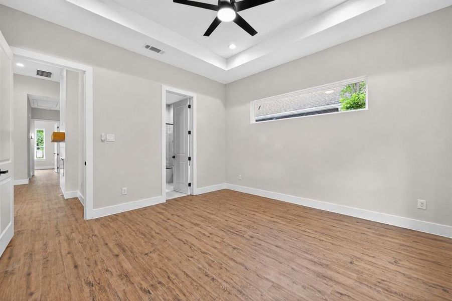 Spacious, unfurnished interior of a new home in , Dallas (Image 13).