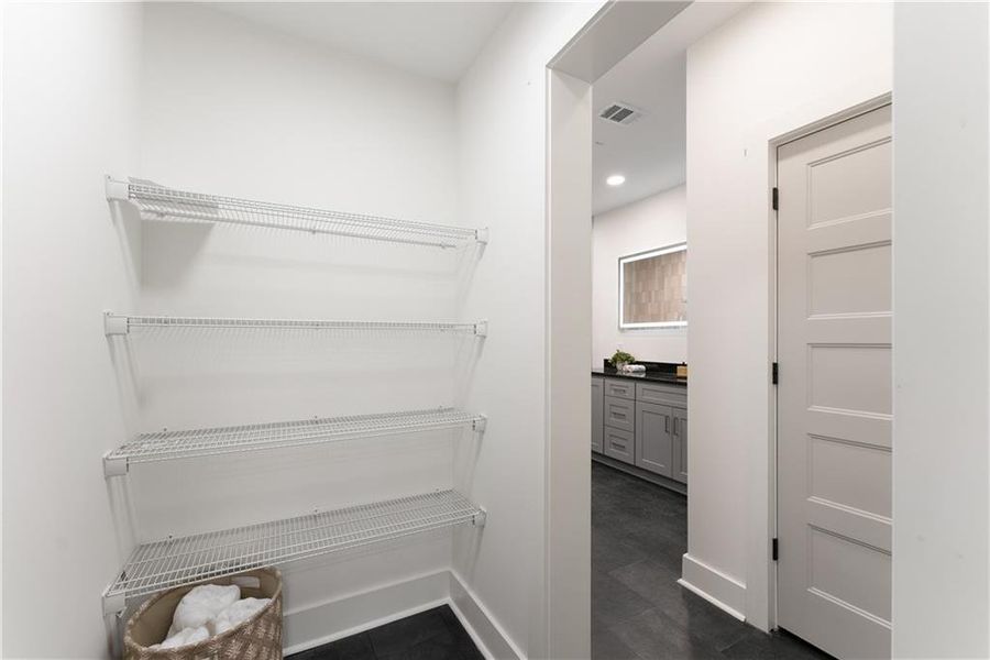 Spacious, unfurnished interior of a new home in , Gainesville (Image 22).