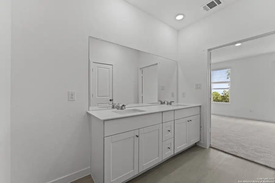 Furnished interior view inside a new home in Waterwheel: Coastline Collection, San Antonio (Image 5). Furnished interior view inside a new home in Waterwheel: Coastline Collection, San Antonio (Image 5).