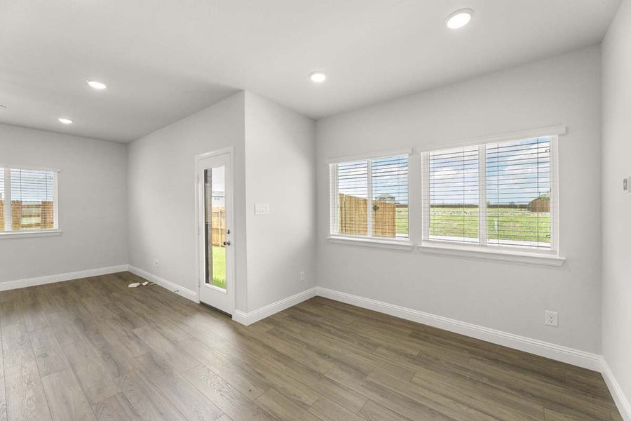 Spacious, unfurnished interior of a new home in Elevon, Lavon (Image 24).