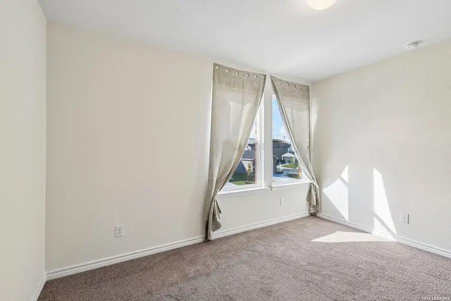 Spacious, unfurnished interior of a new home in , San Antonio (Image 23).