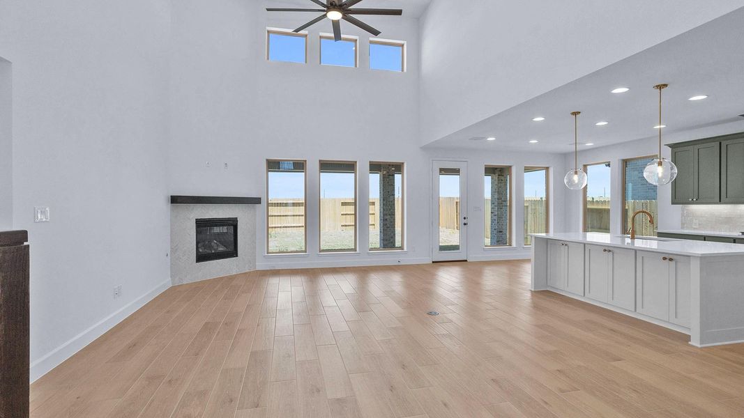 Spacious, unfurnished interior of a new home in Everly, Tomball (Image 15).