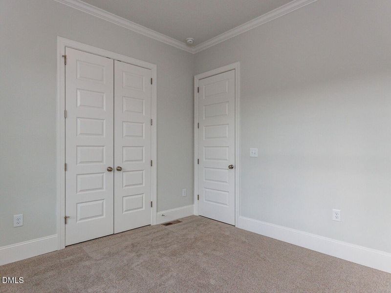 025-1280x960-bedroom