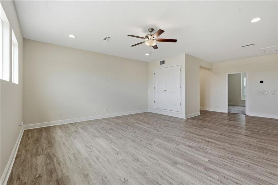 Spacious, unfurnished interior of a new home in , San Antonio (Image 21).
