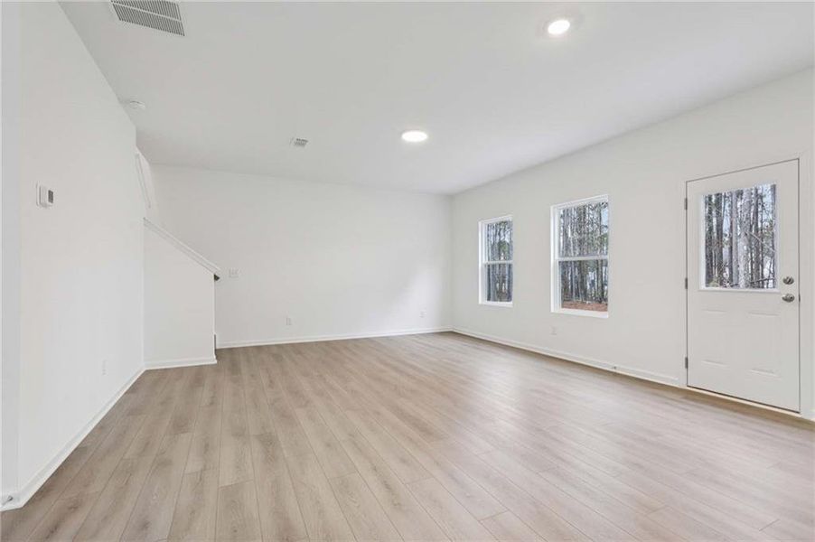 Spacious, unfurnished interior of a new home in The Pointe at Heron Bay, Locust Grove (Image 21).