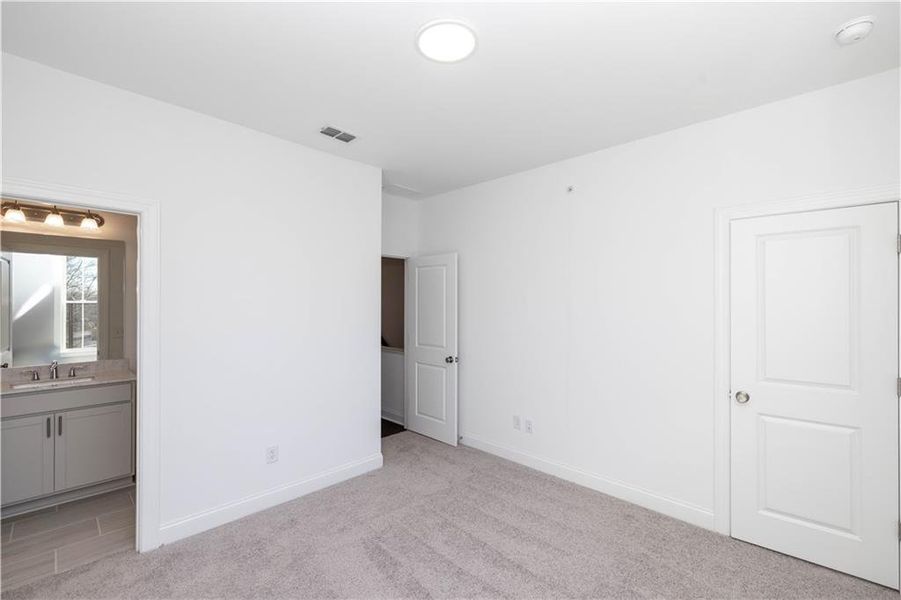 Spacious, unfurnished interior of a new home in Ecco Park, Alpharetta (Image 24).