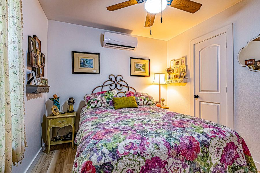 Furnished interior view inside a new home in , Livingston (Image 28).