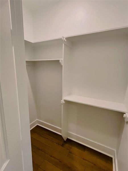 Spacious, unfurnished interior of a new home in , Houston (Image 38).