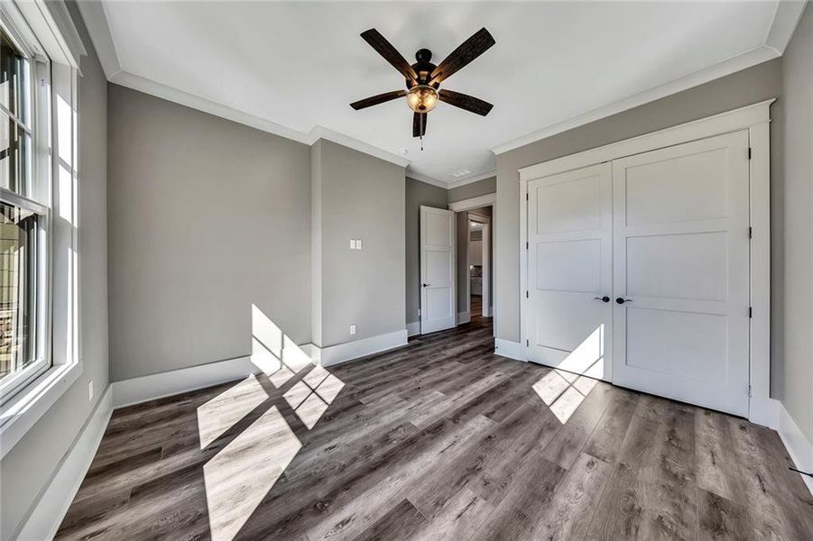 Spacious, unfurnished interior of a new home in , Jasper (Image 25).