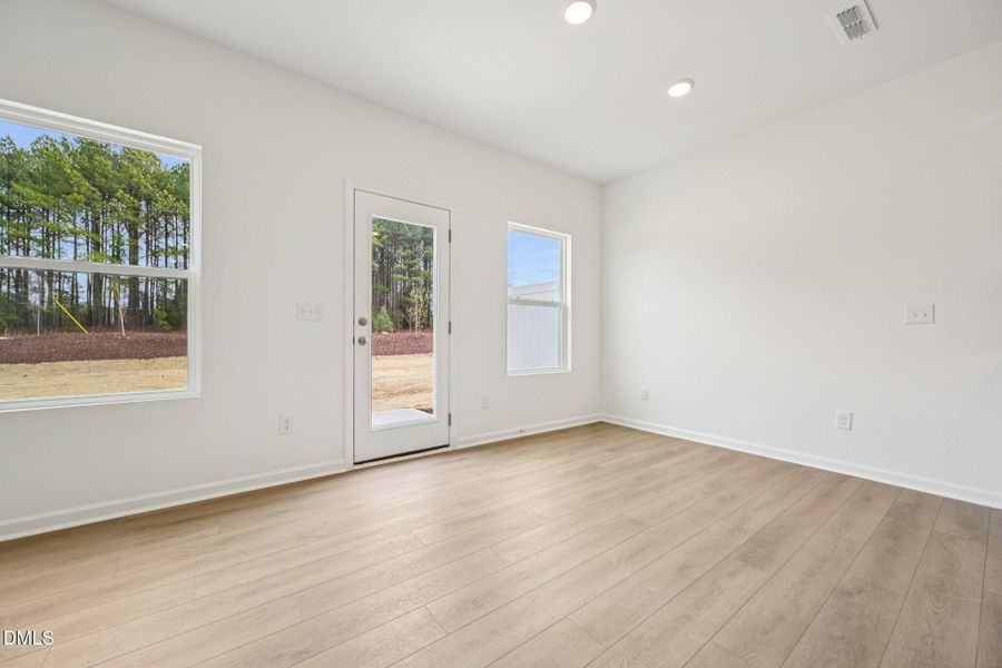 10-web-or-mls-Mirth Ct-S2002-010