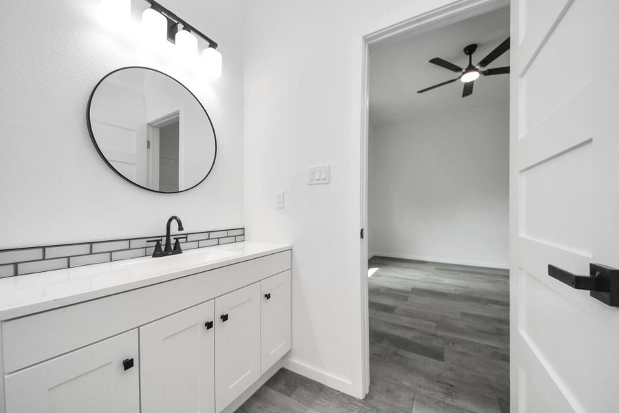 Furnished interior view inside a new home in , Baytown (Image 12).