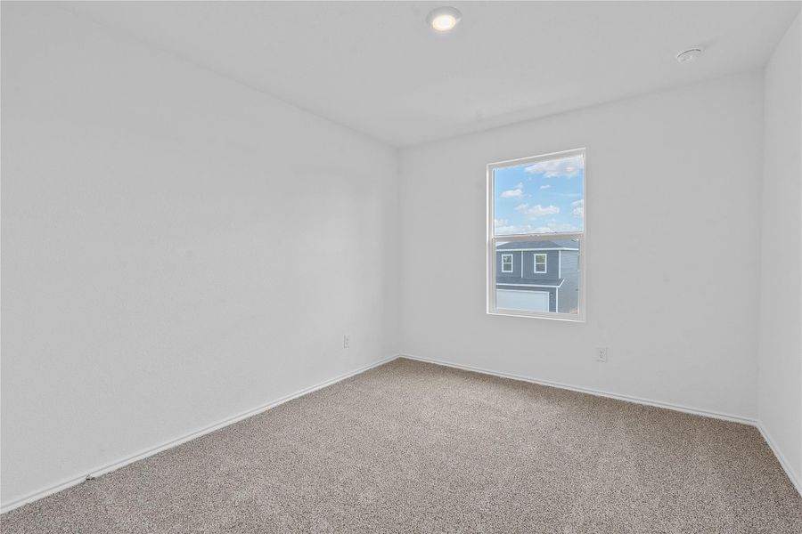 Spacious, unfurnished interior of a new home in Valverde, Bastrop (Image 20).