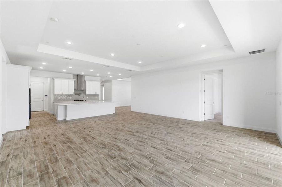 Spacious, unfurnished interior of a new home in Tamarack at Two Rivers, Zephyrhills (Image 22).