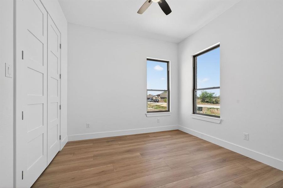 Spacious, unfurnished interior of a new home in , Lone Oak (Image 25).