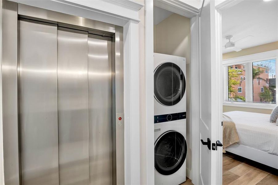 Furnished interior view inside a new home in , Sarasota (Image 49).