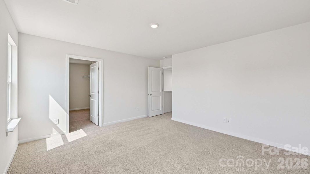 Spacious, unfurnished interior of a new home in Clark Creek Landing, Lincolnton (Image 16).