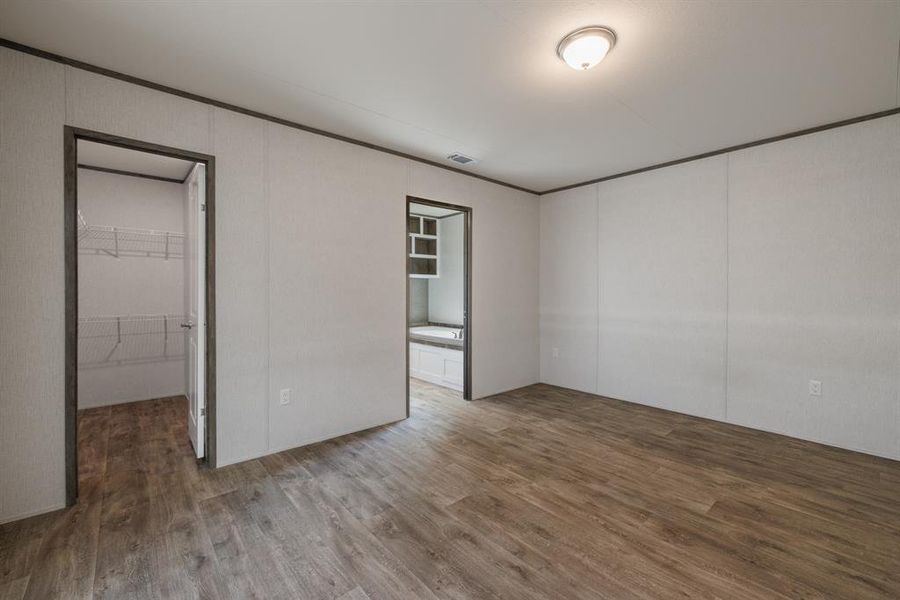Spacious, unfurnished interior of a new home in , Hawley (Image 25).