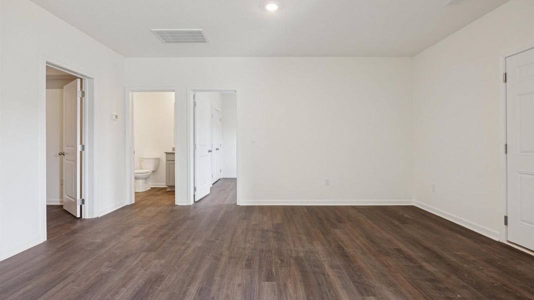 Spacious, unfurnished interior of a new home in Whispering Springs, Maryville (Image 35). Spacious, unfurnished interior of a new home in Whispering Springs, Maryville (Image 35).