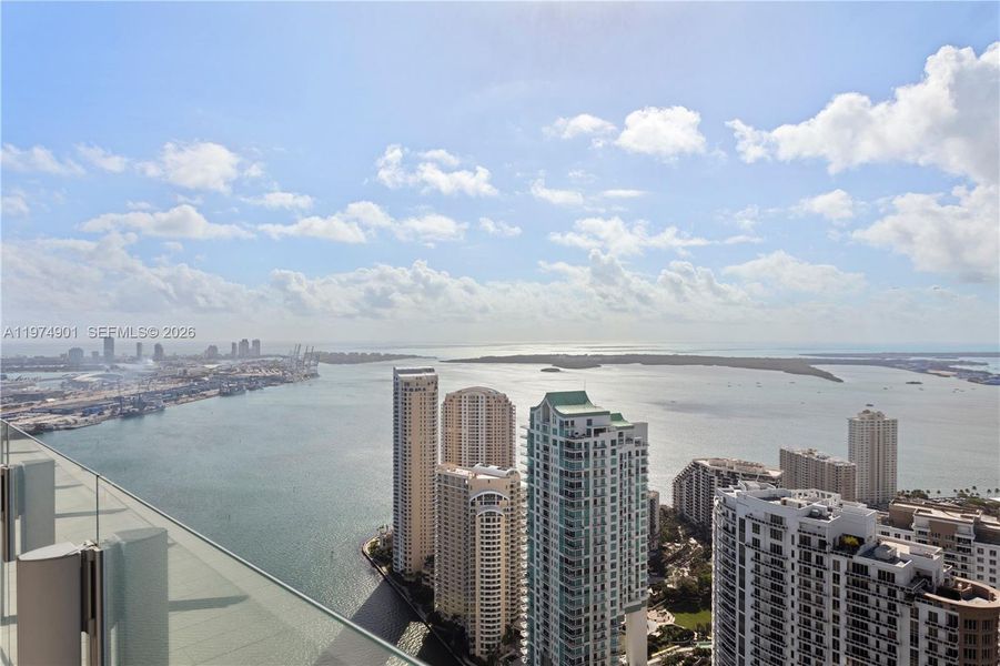 Condo located in Miami, FL showcasing its design and architecture (Image 24).