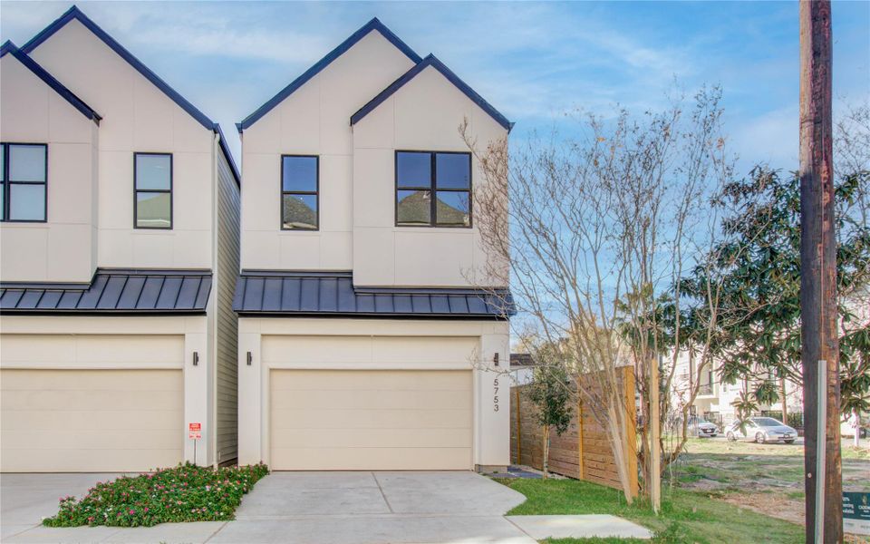 Front exterior of a new home in , Houston, TX, highlighting curb appeal (Image 25).