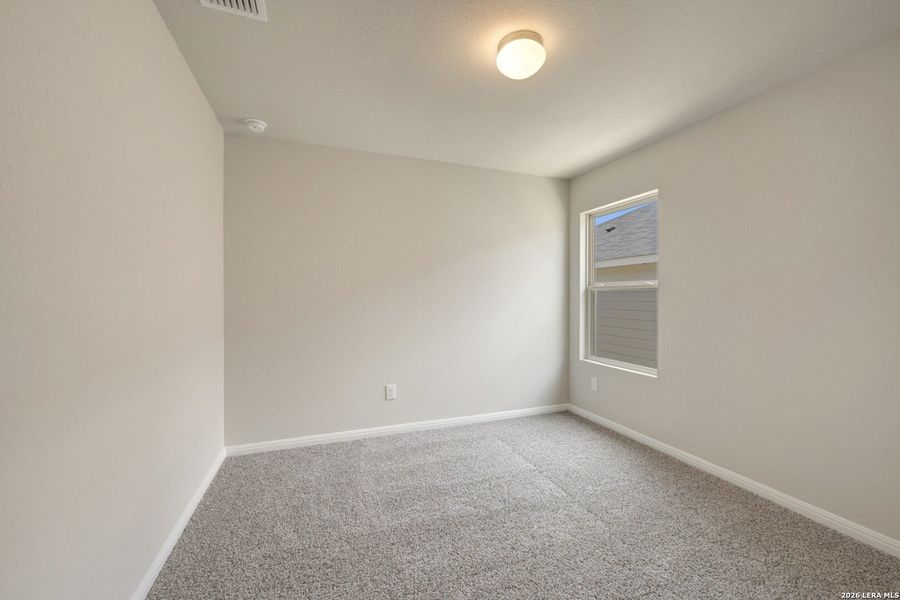 Spacious, unfurnished interior of a new home in Mesquite Ridge, San Antonio (Image 25).