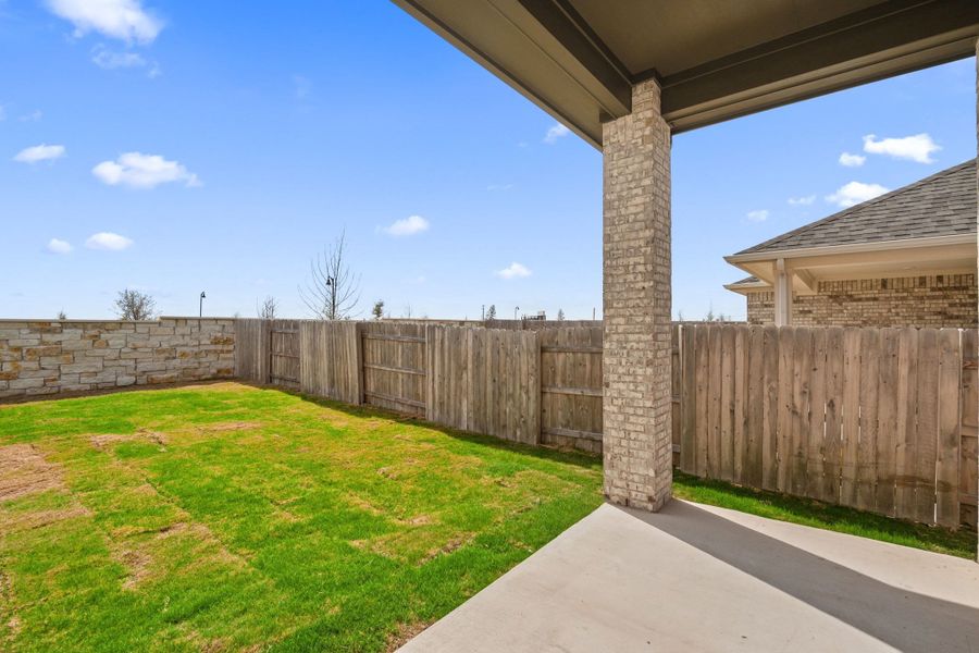 Exterior details and patio area of a home in Flora, Hutto (Image 4).