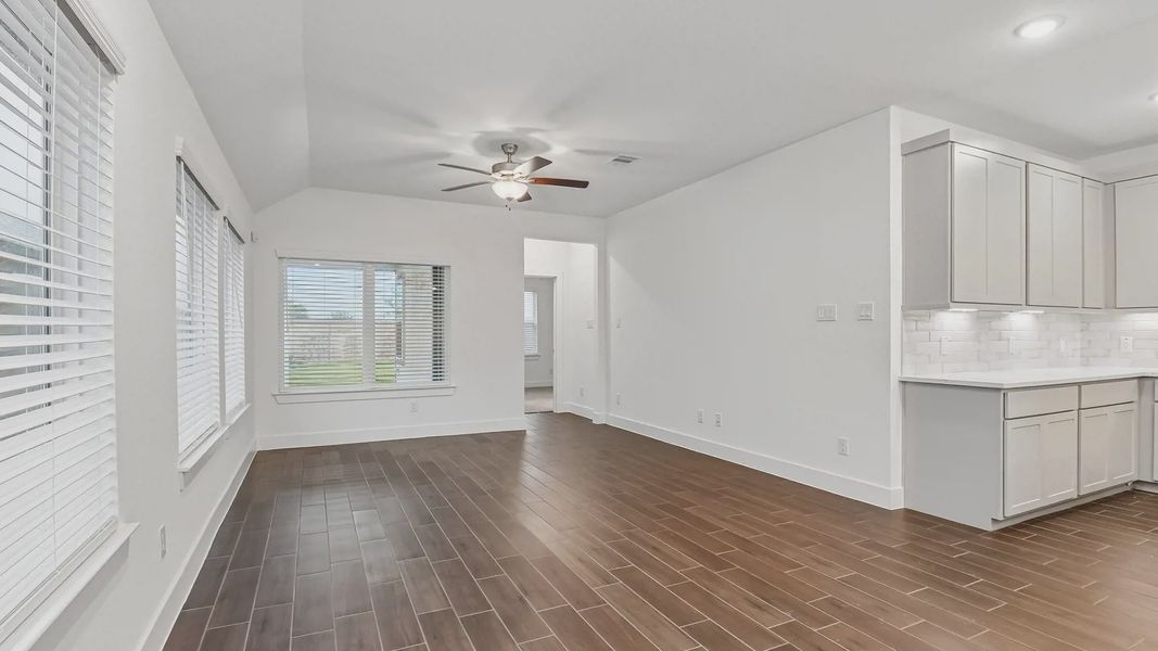 Spacious, unfurnished interior of a new home in Meridiana Townhomes, Manvel (Image 21).