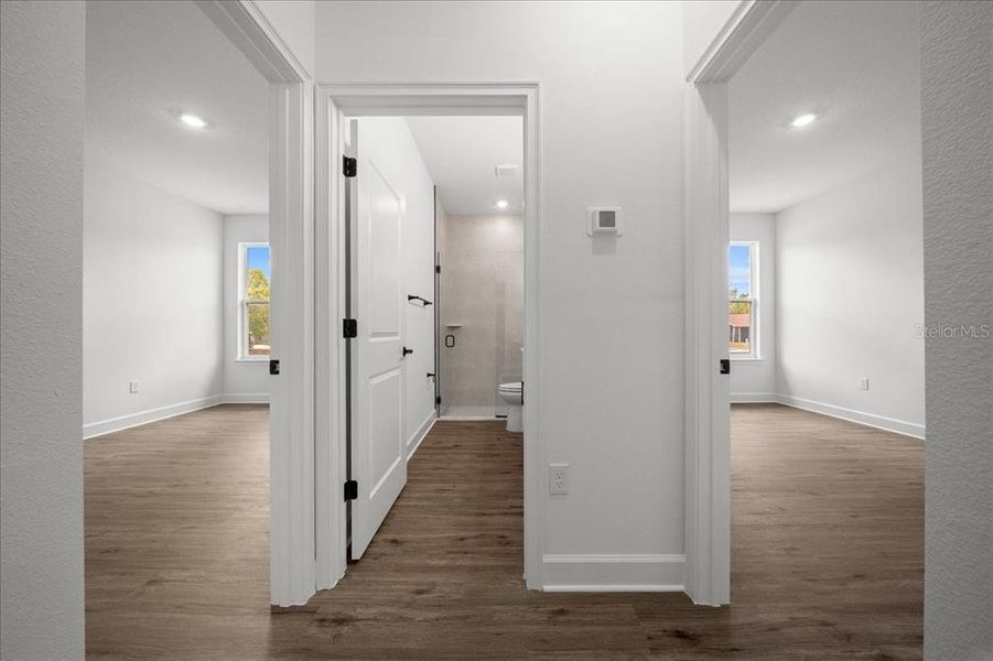 Spacious, unfurnished interior of a new home in , Spring Hill (Image 34).