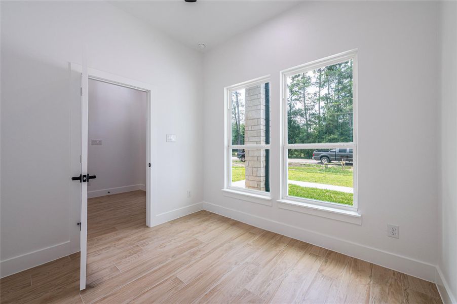 Spacious, unfurnished interior of a new home in , Dayton (Image 41).