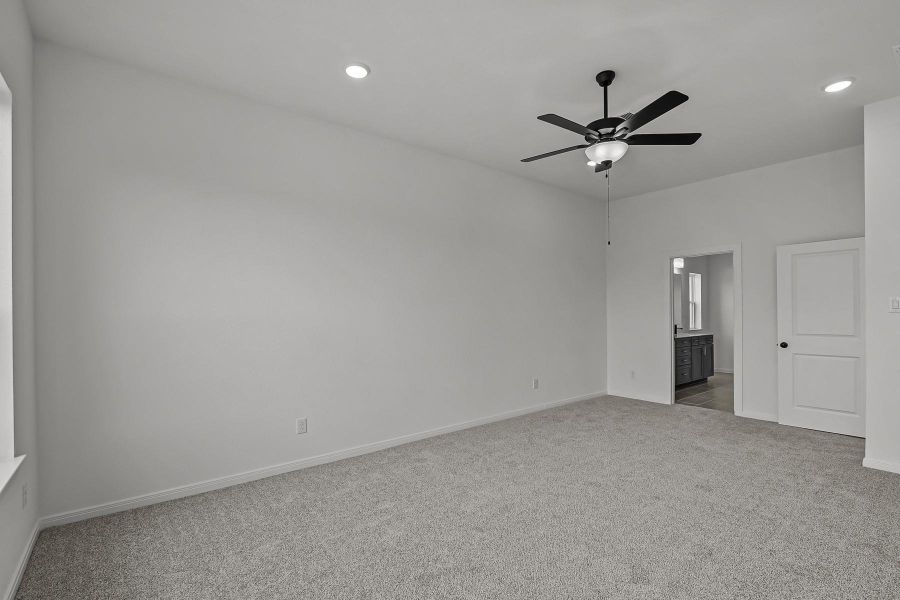 Photo does not represent actual home options and selection. Ask Sales consultant for specific selections.