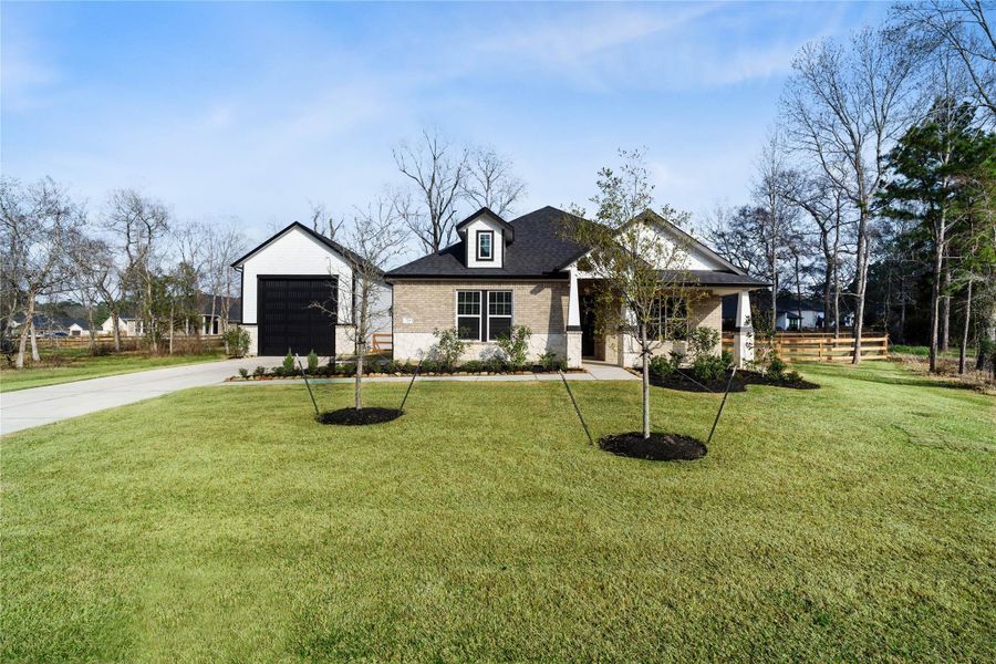 This gorgeous home features 3 bedrooms, 3 full baths, and over 2,300 square feet of living space. This gorgeous home features 3 bedrooms, 3 full baths, and over 2,300 square feet of living space.