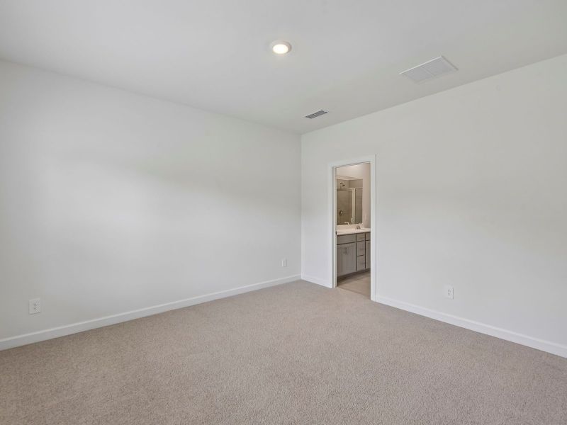 Spacious, unfurnished interior of a new home in Seattle Crossing, Shelby (Image 13).