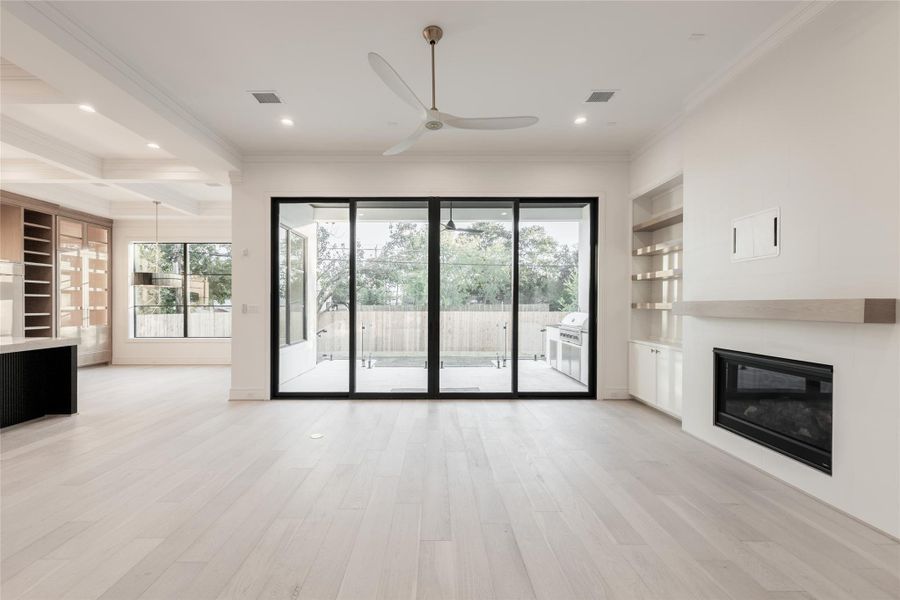 Spacious, unfurnished interior of a new home in , Bellaire (Image 29).