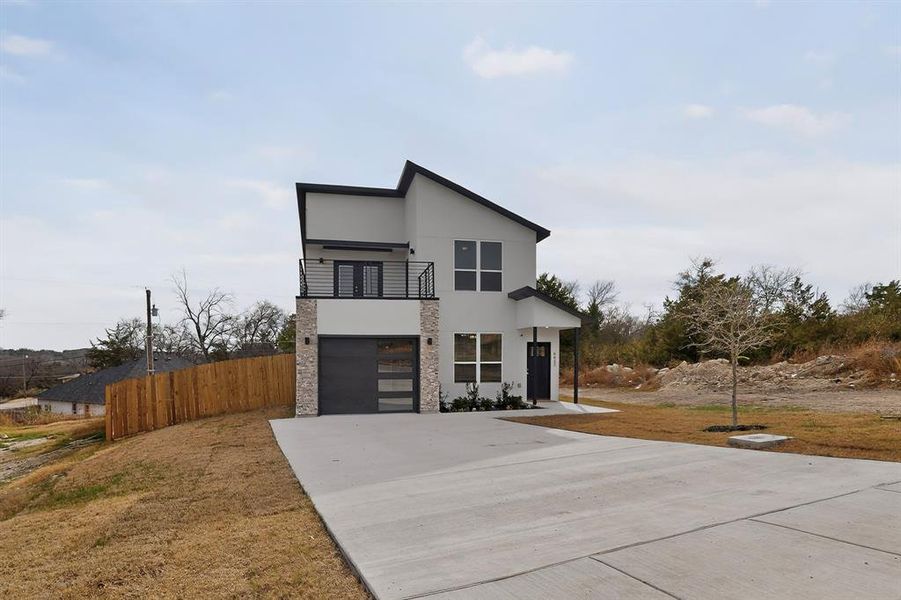 Front exterior of a new home in , Dallas, TX, highlighting curb appeal (Image 2). Front exterior of a new home in , Dallas, TX, highlighting curb appeal (Image 2).
